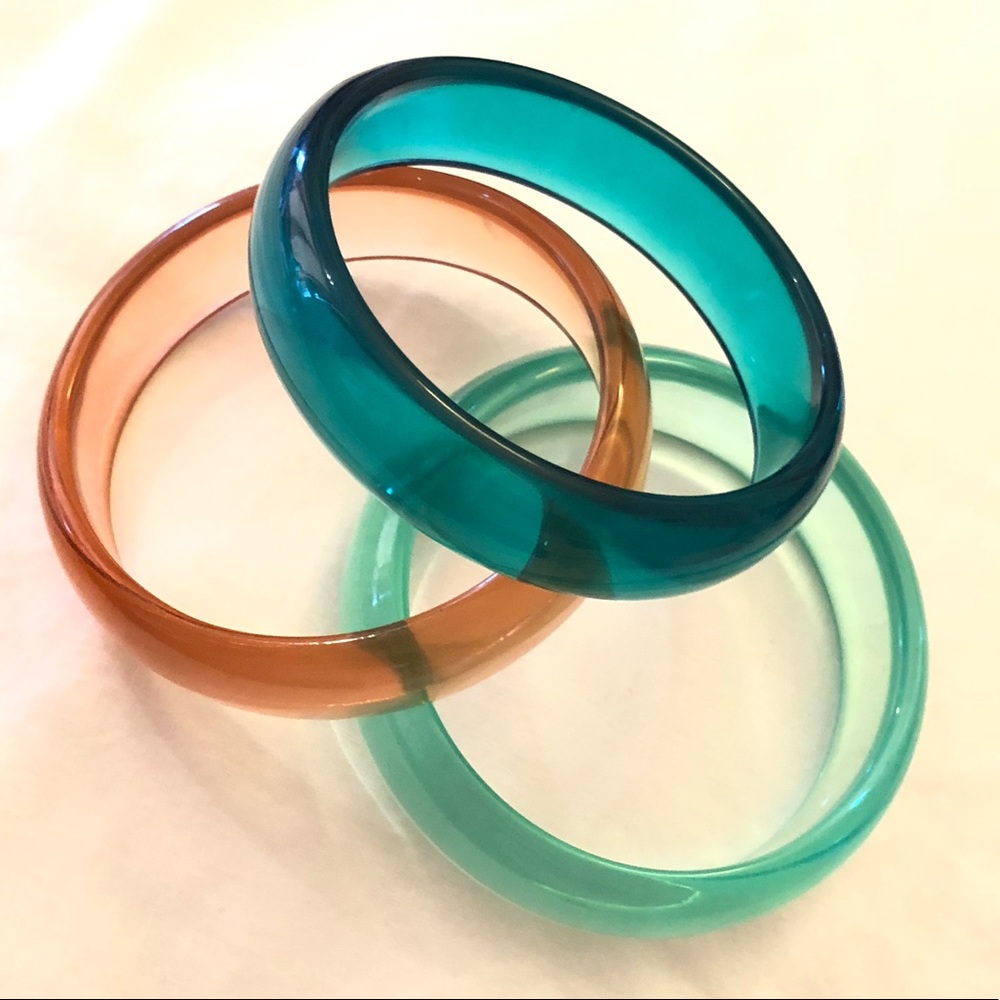 Lucite bangles! 3 translucent Blue & Pink bangles